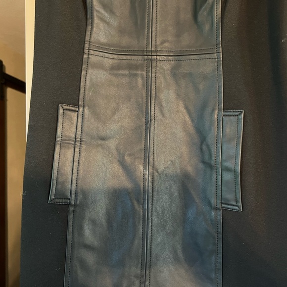 NWT Kensie lined black dress with leather like front and back panels, size S - Picture 3 of 5